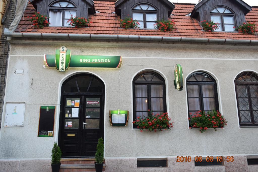 Ring Penzion Hotel Komarno Exterior photo